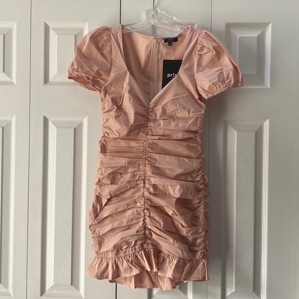 Privy s/s pale pink stretchy  mini dress sz m. NWT